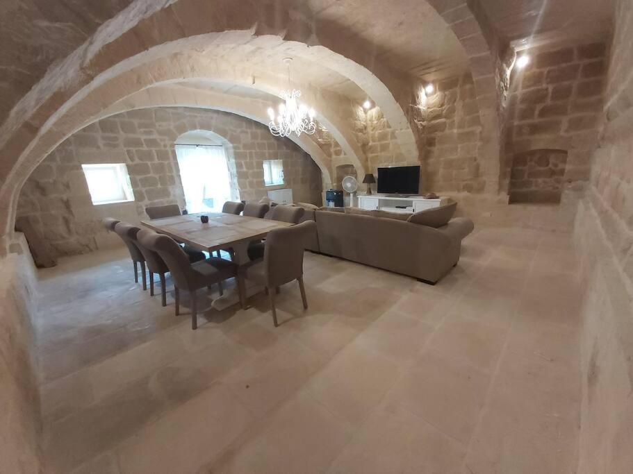 Farmhouse Villa With Large Pool And Garden In Gozo Għarb 外观 照片
