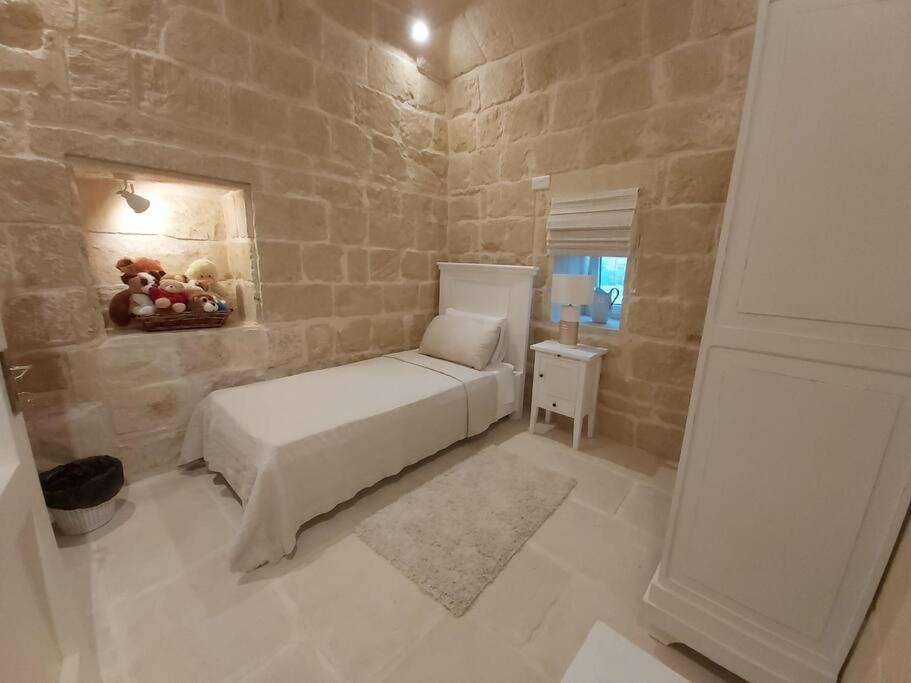 Farmhouse Villa With Large Pool And Garden In Gozo Għarb 外观 照片