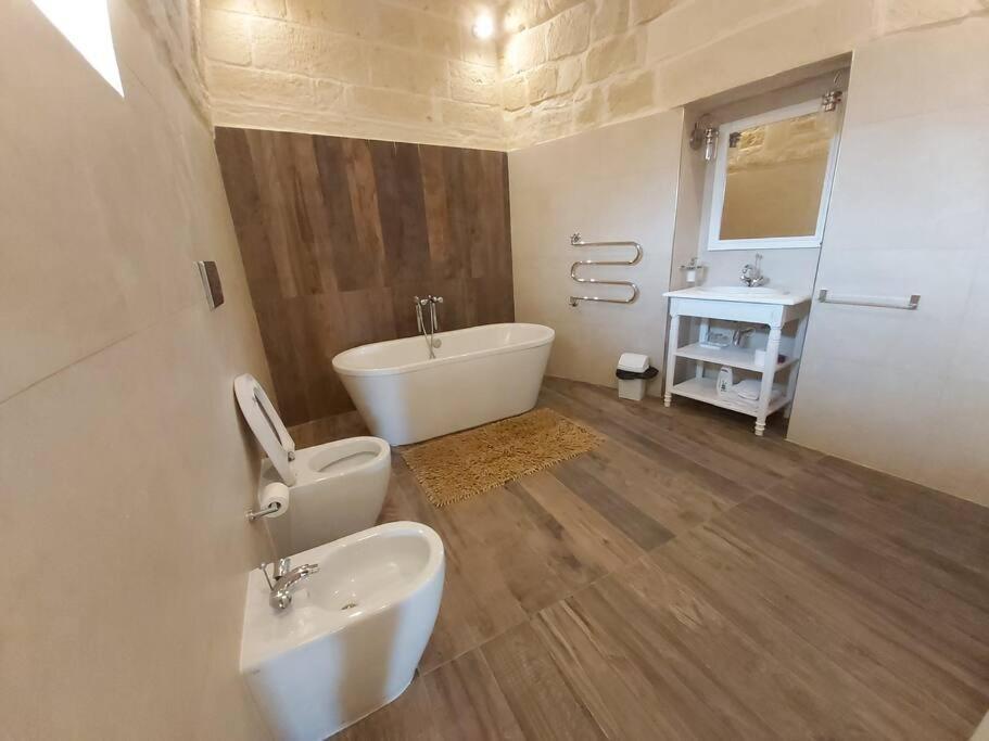 Farmhouse Villa With Large Pool And Garden In Gozo Għarb 外观 照片
