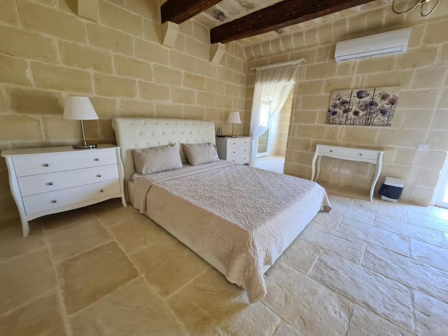 Farmhouse Villa With Large Pool And Garden In Gozo Għarb 外观 照片