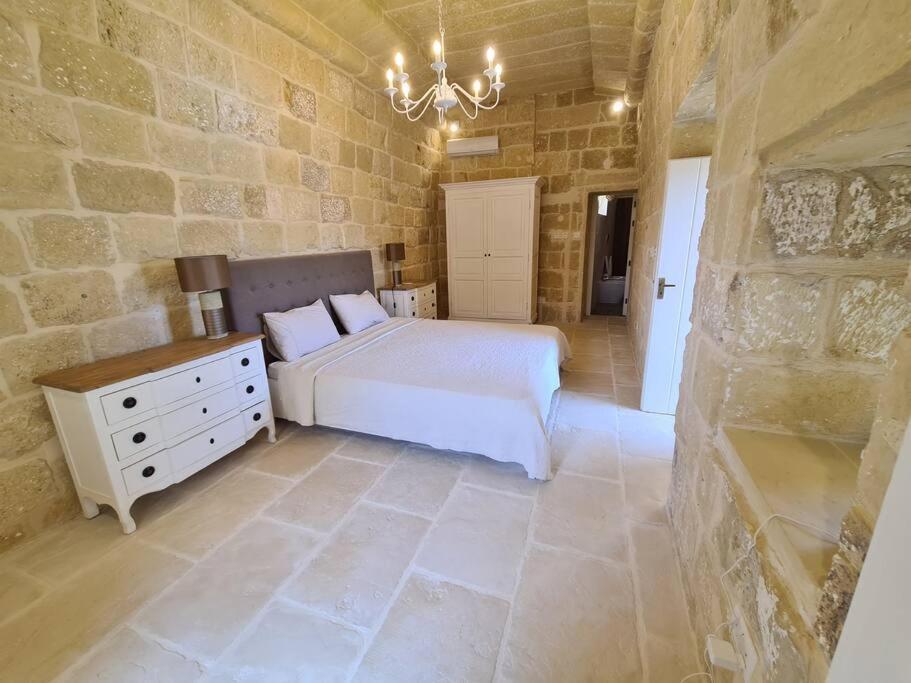 Farmhouse Villa With Large Pool And Garden In Gozo Għarb 外观 照片