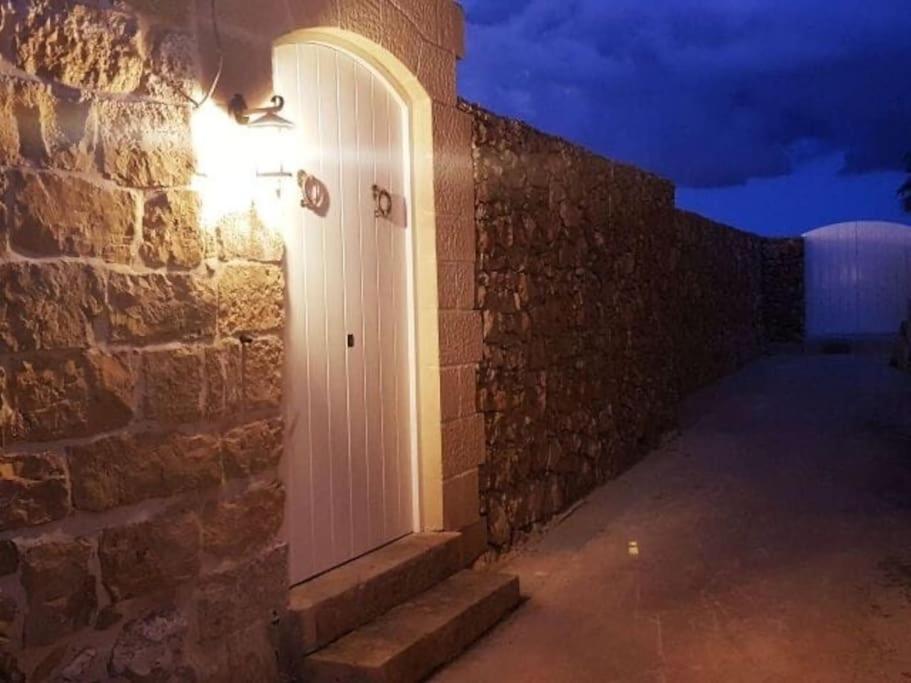 Farmhouse Villa With Large Pool And Garden In Gozo Għarb 外观 照片