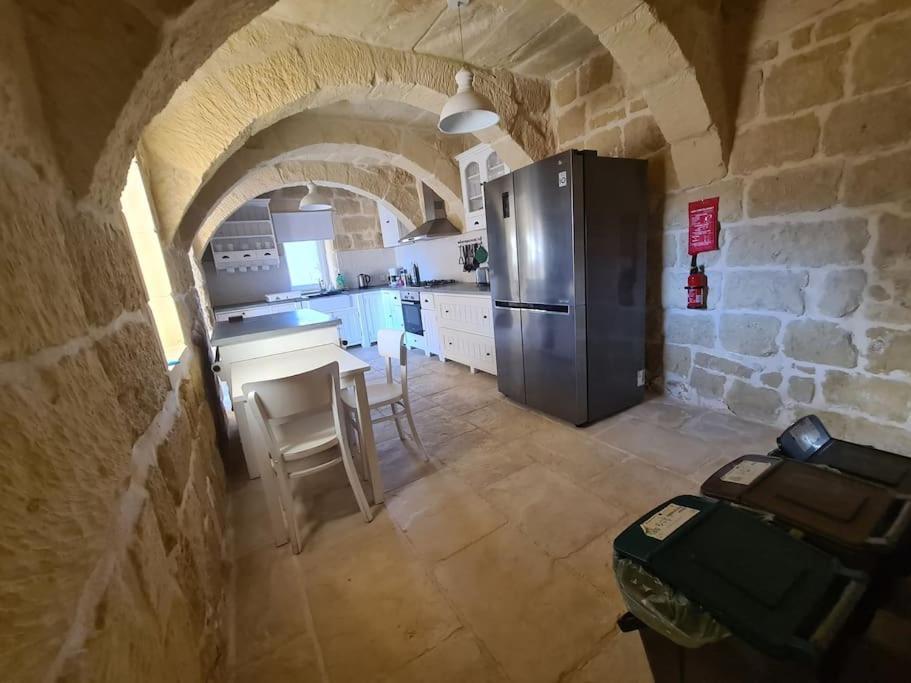 Farmhouse Villa With Large Pool And Garden In Gozo Għarb 外观 照片