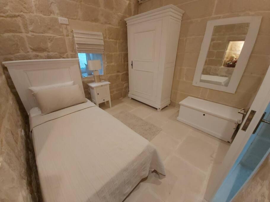Farmhouse Villa With Large Pool And Garden In Gozo Għarb 外观 照片