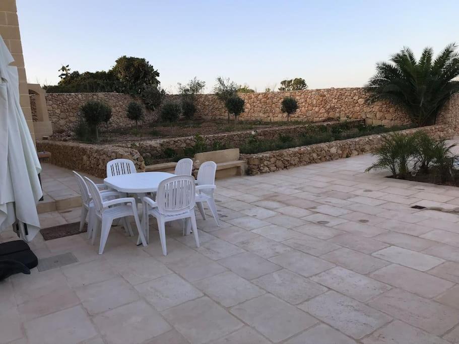 Farmhouse Villa With Large Pool And Garden In Gozo Għarb 外观 照片